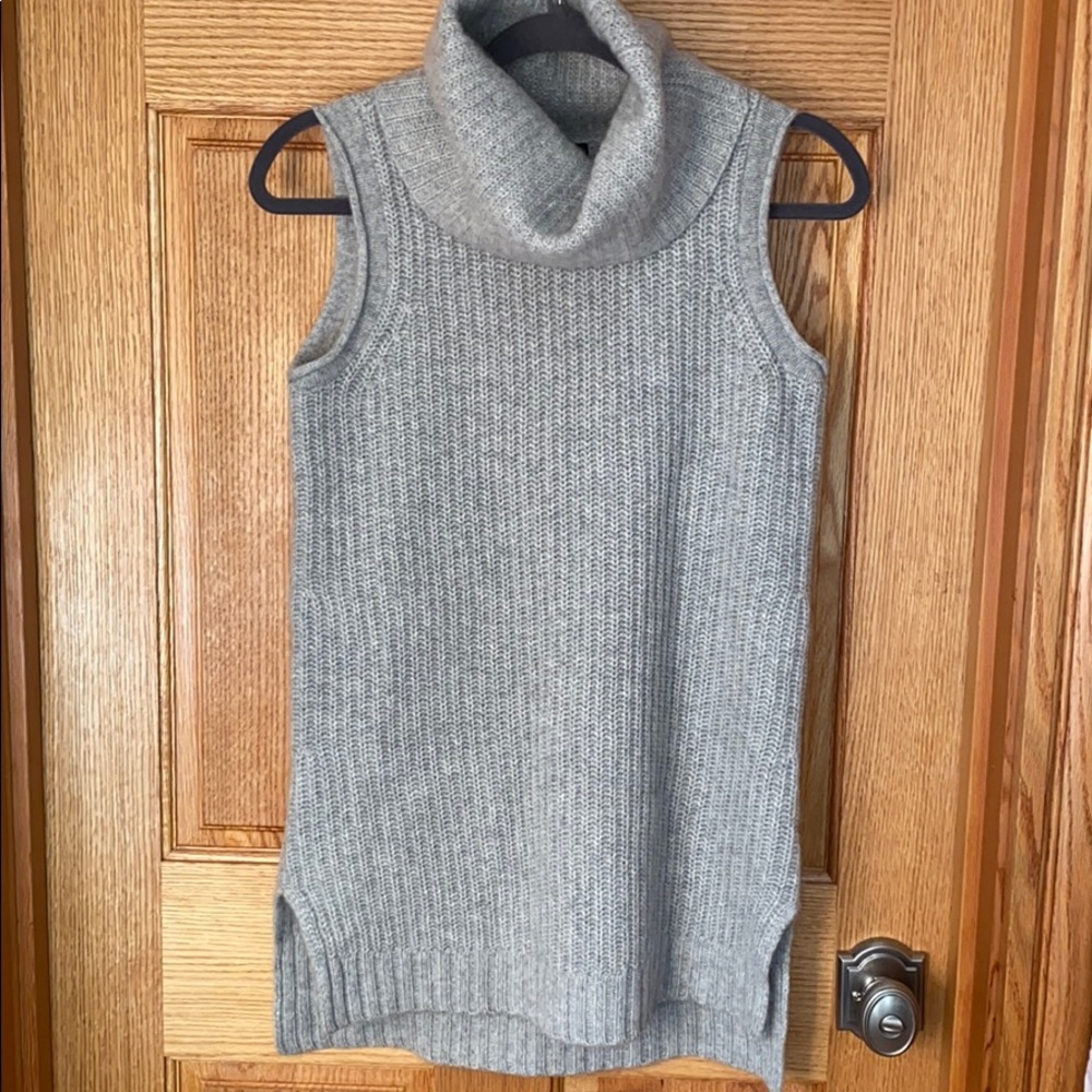 Saks Fifth Avenue gray cashmere sweater